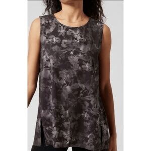 Athleta Refined Zephyr Tank Lightweight Sleeveless Size XL